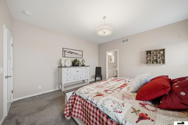 7441 Maxine Drive, Lincoln, NE 68516