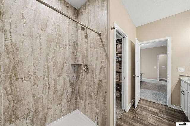 7441 Maxine Drive, Lincoln, NE 68516