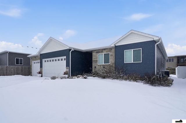 7441 Maxine Drive, Lincoln, NE 68516