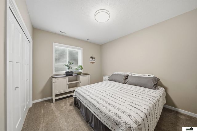 7441 Maxine Drive, Lincoln, NE 68516