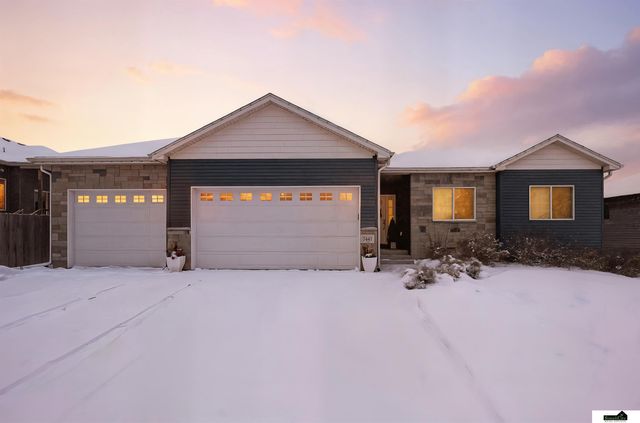 7441 Maxine Drive, Lincoln, NE 68516
