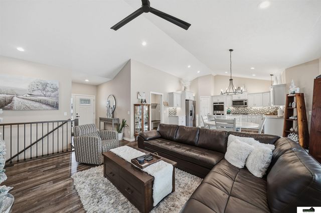 7441 Maxine Drive, Lincoln, NE 68516