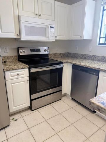 2812 GRANDE Parkway 106, Palm Beach Gardens, FL 33410