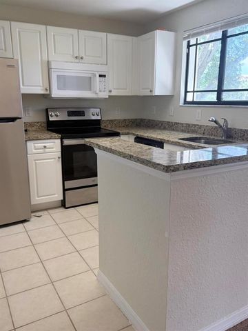 2812 GRANDE Parkway 106, Palm Beach Gardens, FL 33410