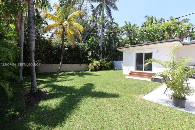 5620 Alton Rd, Miami Beach, FL 33140
