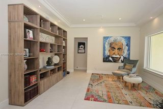 5620 Alton Rd, Miami Beach, FL 33140