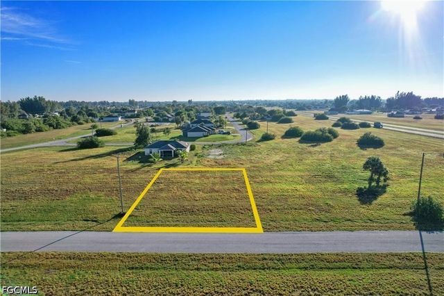 817 NW 31st PL, Cape Coral, FL 33993