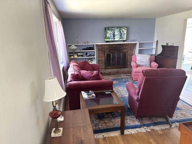 128 Eileen St, Yarmouth, MA 02675