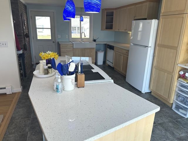 128 Eileen St, Yarmouth, MA 02675
