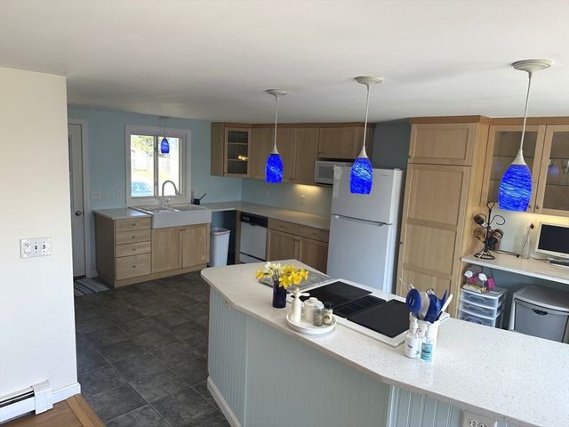 128 Eileen St, Yarmouth, MA 02675