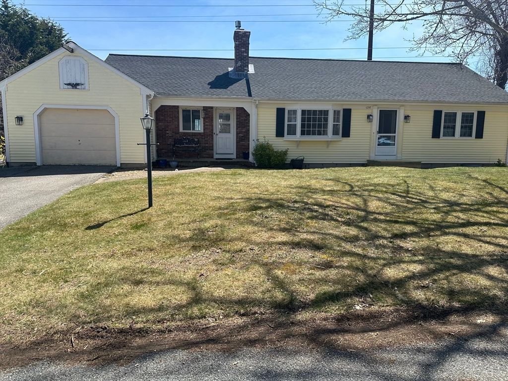 128 Eileen St, Yarmouth, MA 02675