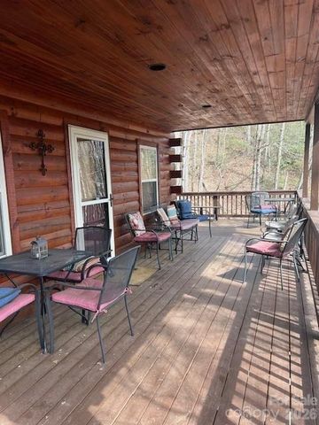 399 Bent Tree Road, Maggie Valley, NC 28751
