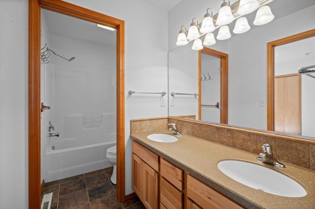 6305 Jenna Dr, Nine Mile Falls, WA 99026