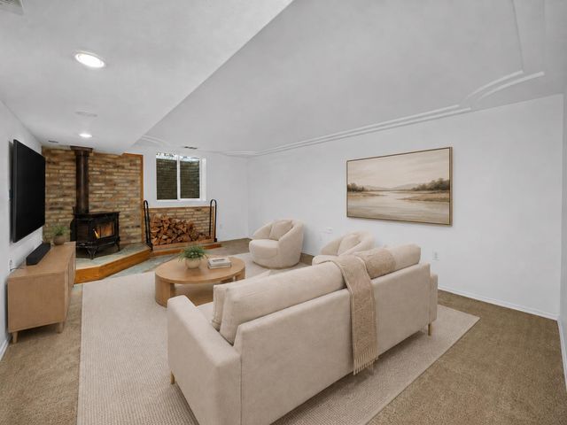 6305 Jenna Dr, Nine Mile Falls, WA 99026