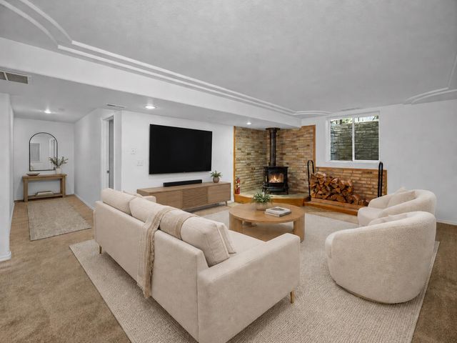 6305 Jenna Dr, Nine Mile Falls, WA 99026
