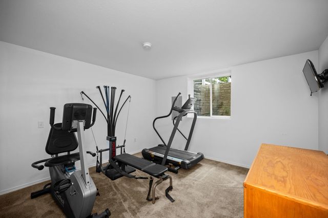 6305 Jenna Dr, Nine Mile Falls, WA 99026