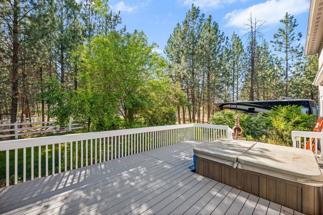 6305 Jenna Dr, Nine Mile Falls, WA 99026
