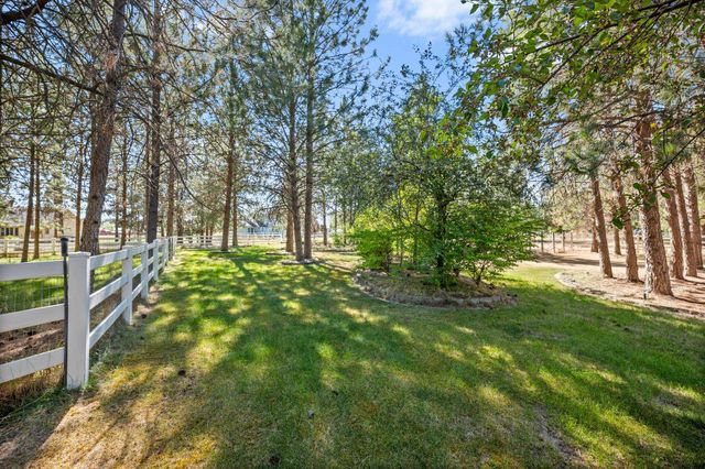 6305 Jenna Dr, Nine Mile Falls, WA 99026