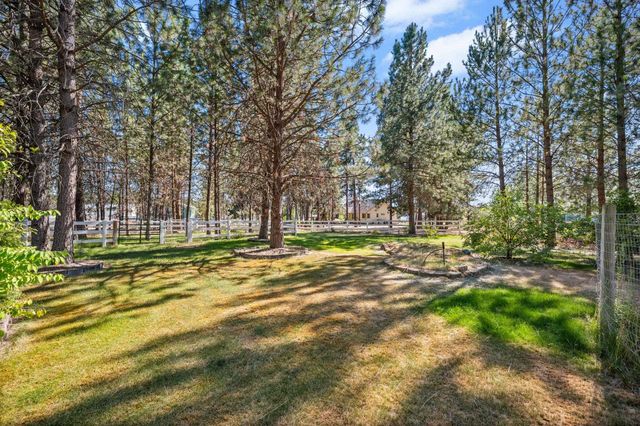 6305 Jenna Dr, Nine Mile Falls, WA 99026