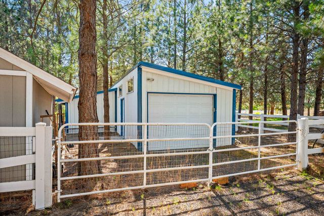 6305 Jenna Dr, Nine Mile Falls, WA 99026