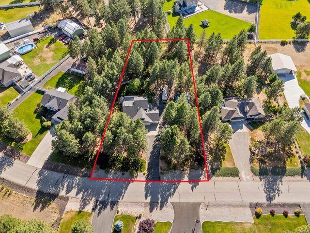 6305 Jenna Dr, Nine Mile Falls, WA 99026