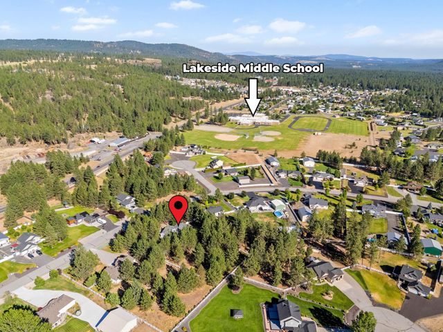 6305 Jenna Dr, Nine Mile Falls, WA 99026