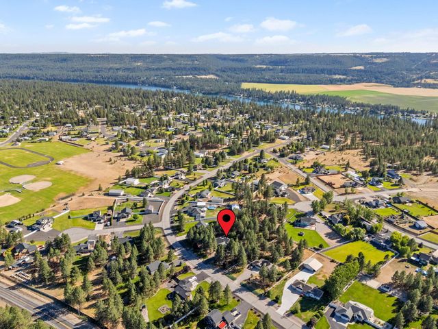 6305 Jenna Dr, Nine Mile Falls, WA 99026