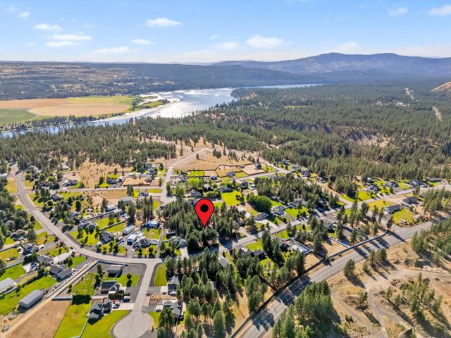 6305 Jenna Dr, Nine Mile Falls, WA 99026
