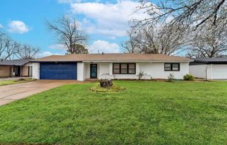1906 N O Connor Road, Irving, TX 75061