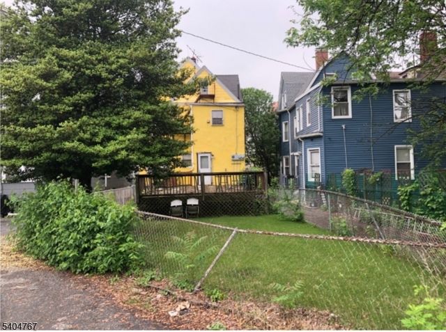 120 S Oraton Pkwy, East Orange City, NJ 07018
