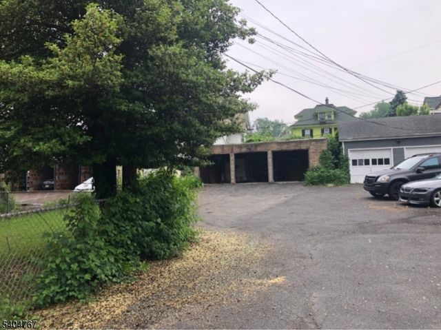 120 S Oraton Pkwy, East Orange City, NJ 07018
