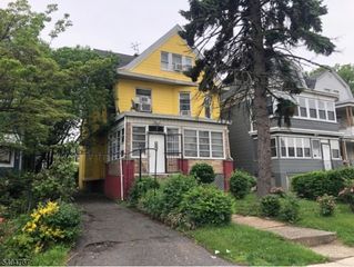 120 S Oraton Pkwy, East Orange City, NJ 07018