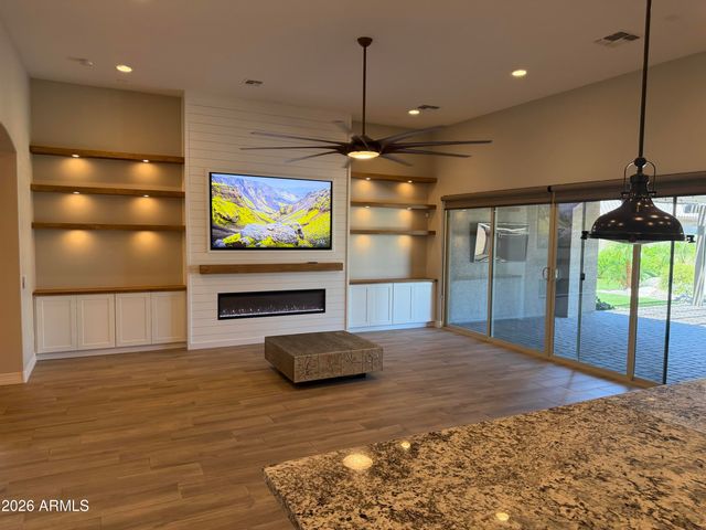 1966 E INDIAN WELLS Drive, Gilbert, AZ 85298