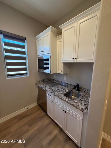 1966 E INDIAN WELLS Drive, Gilbert, AZ 85298