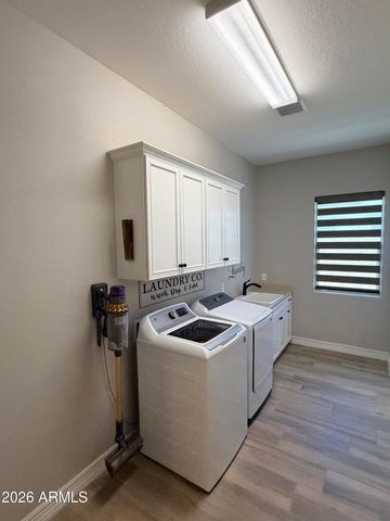 1966 E INDIAN WELLS Drive, Gilbert, AZ 85298