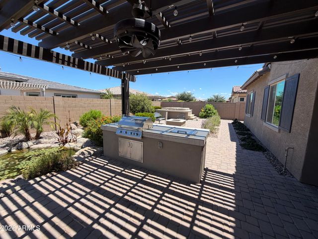 1966 E INDIAN WELLS Drive, Gilbert, AZ 85298