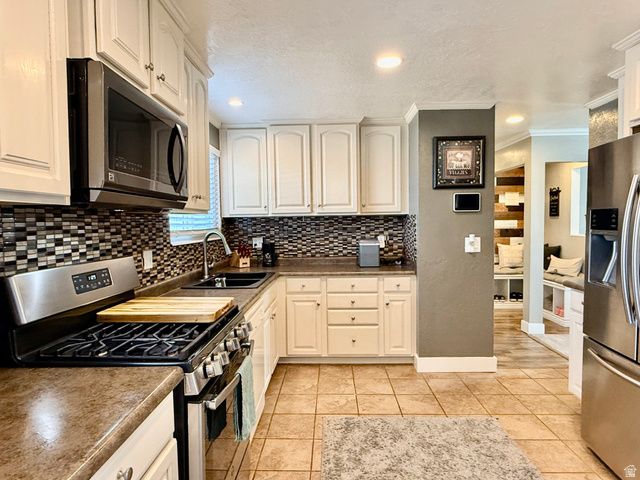 1886 W BEN AIR DR, Taylorsville, UT 84129