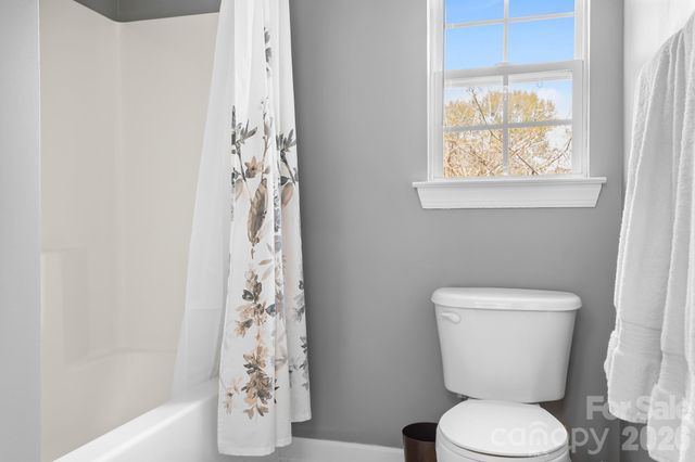 520 E Iredell Avenue, Mooresville, NC 28115