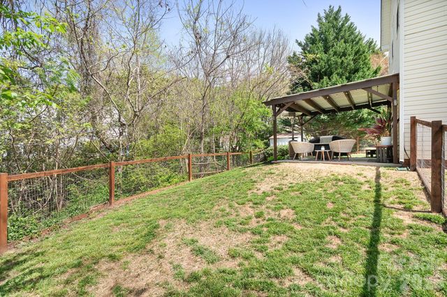 520 E Iredell Avenue, Mooresville, NC 28115