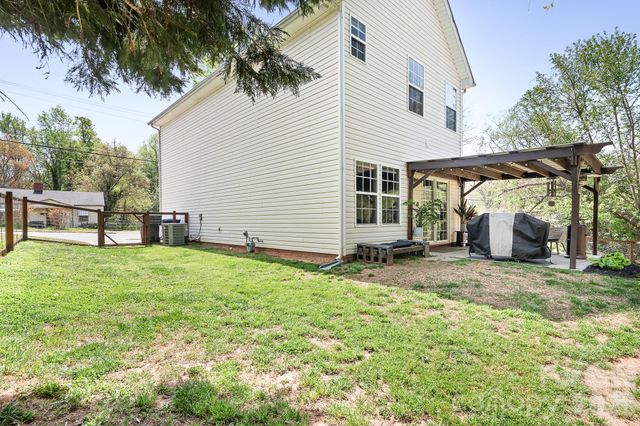 520 E Iredell Avenue, Mooresville, NC 28115