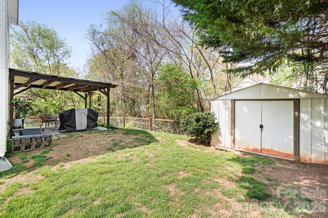 520 E Iredell Avenue, Mooresville, NC 28115