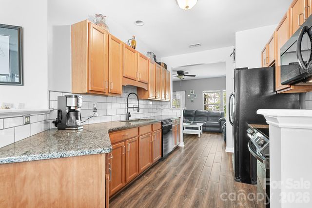 520 E Iredell Avenue, Mooresville, NC 28115