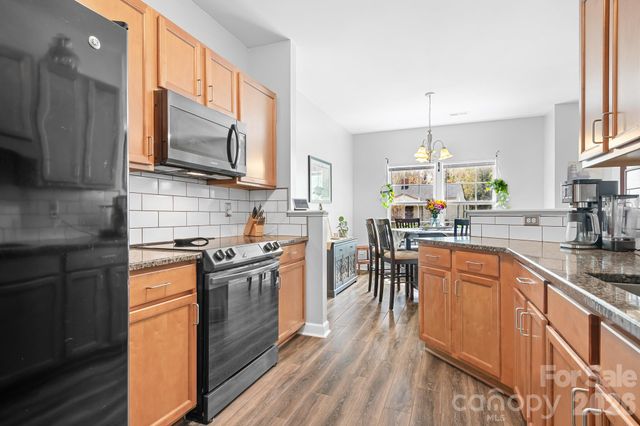 520 E Iredell Avenue, Mooresville, NC 28115