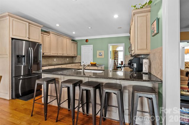 122 Upper Oak Drive, Statesville, NC 28625