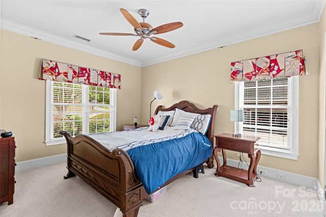 122 Upper Oak Drive, Statesville, NC 28625
