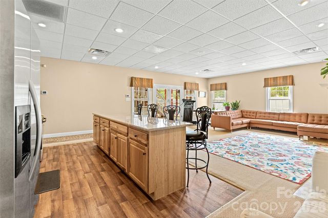 122 Upper Oak Drive, Statesville, NC 28625