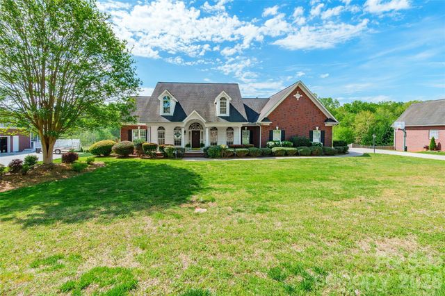 122 Upper Oak Drive, Statesville, NC 28625