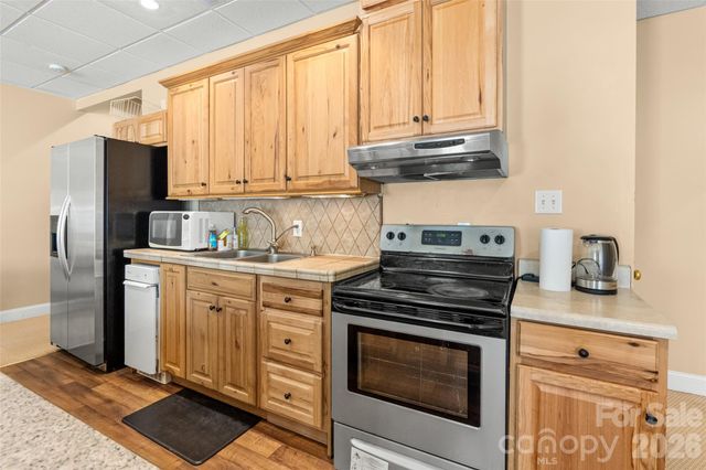 122 Upper Oak Drive, Statesville, NC 28625