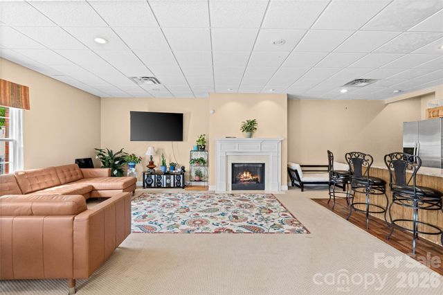 122 Upper Oak Drive, Statesville, NC 28625