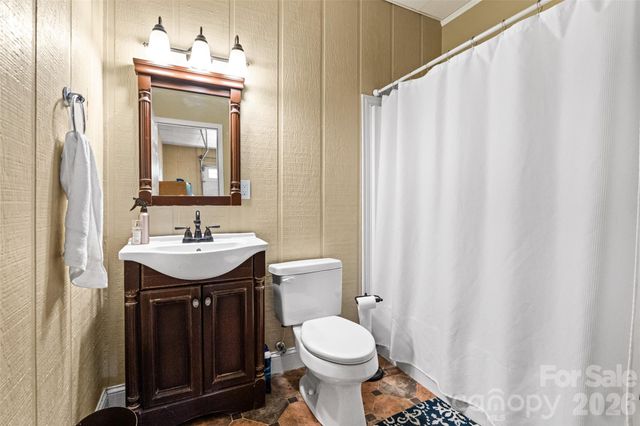 122 Upper Oak Drive, Statesville, NC 28625